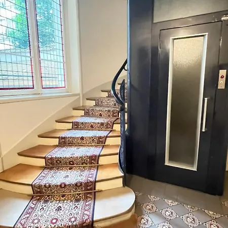 Charming Near Luxembourg Garden, Pantheon View Apartamento *